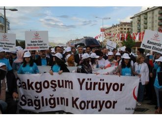 8. Çayda Çıra Film Festivali’ne Gelen Ünlüler, Sağlık Yaşam Yürüyüşüne Katıldı