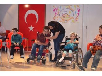 Çocuk Şenliğinde Hastalar Doyasıya Eğlendi