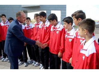Gölbaşı U-14 Futbol Takımı Şampiyonluk Yolunda