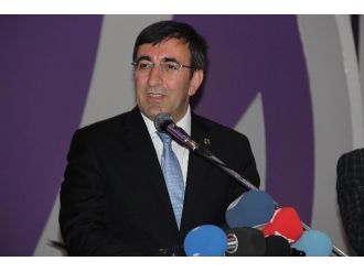 Bakan Yılmaz Engellilerle Bir Araya Geldi