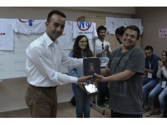Gençleri Bir Araya Getiren Rüya