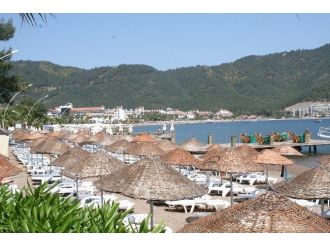 Marmaris Sahilleri Cıvıl Cıvıl