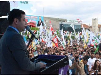 Hdp Eş Genel Başkanı Selahattin Demirtaş:
