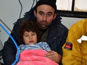 Yolu Kapanan Köyde Mahsur Kalan Hastaya Ulaşıldı