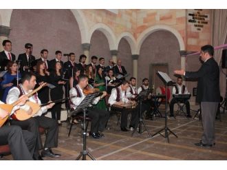 Türk Halk Müziği Koro Çalışmaları Sürüyor