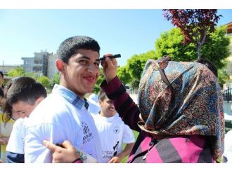 Engelliler Gönüllerince Eğlendi