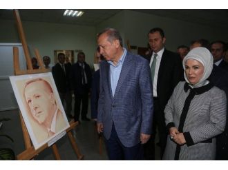 Cumhurbaşkanı Erdoğan, Tuşba Belediyesi’ni Ziyaret Etti