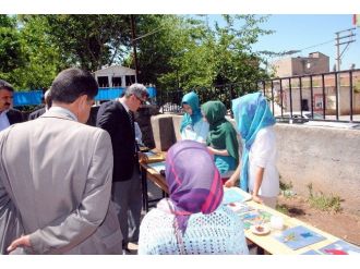 İmam Hatip Orta Okulu Öğrencilerinden Resim Sergisi