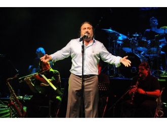 İzmir’de Volkan Konak’tan 19 Mayıs’a Özel Konser