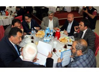 Nazlı Ve Gazel, Amatör Spor Kulüplerinin Başkan Ve Yöneticileri İle Bir Araya Geldi