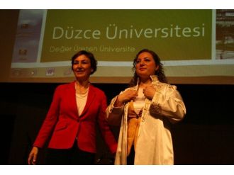 Düzce Üniversitesinde Duygulandıran Devir Teslim Töreni
