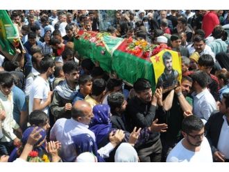 Suriye’deki Çatışmada Ölen Ypg’linin Cenazesi Cizre’de Defnedildi
