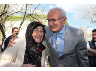 Çerkezler Başkan Yılmaz’ı Bağrına Bastı
