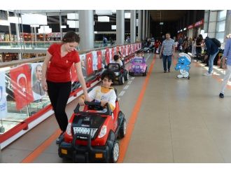 Engelli Miniklerin Ehliyet Sevinci