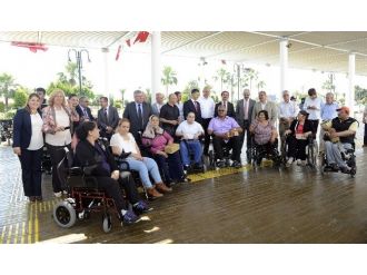 Mersin’deki Engellilere Akülü Sandalye