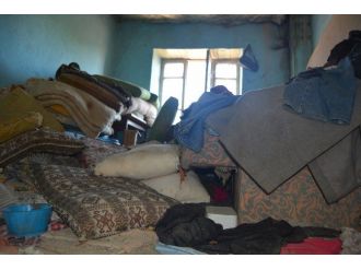 Görme Engelli Kadının Evinden Yedi Traktör Çöp Çıktı