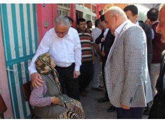 Namal, Sıkmadık El , Gezmedik Kapı Bırakmıyor