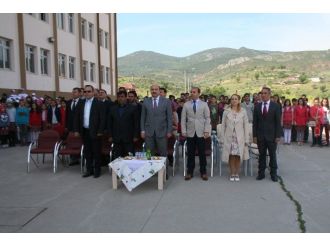 Osmaneli Cumhuriyet Ortaokulu Tübitak Bilim Fuarını Açtı