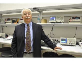 Prof. Dr. Avni Morgül: “Baz İstasyonlarından Değil Cep Telefonlarınızdan Korkun”