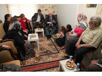 Başkan Kurt, Karapınar Mahallesinde Vatandaşlarla Buluştu
