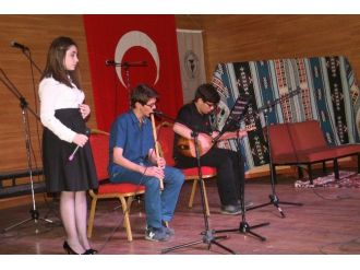Yozgat Anadolu Lisesi Türkü Dinletisi Yoğun İlgi Gördü