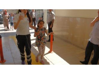 16 Öğrenci Yedikleri Yaş Pastadan Zehirlendi