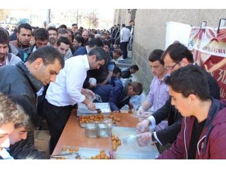 3 Bin Kişilik Lokma, 15 Dakikada Bitti
