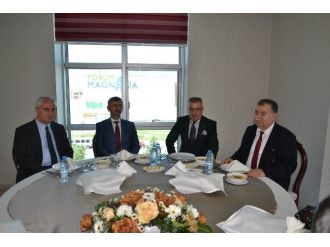 Vali Yardımsıcı Seçilmiş Ve İl Hukuk İşleri Müdürü Tezel’e Veda Yemeği