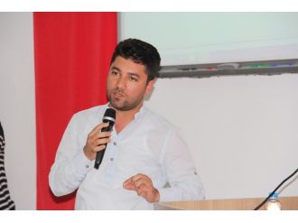 Öğrencilere, Sosyal Medya Ve Kariyer Anlatıldı