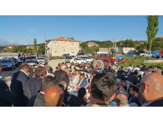 Ak Parti Milletvekili Ve Adayı Karayel Çiftçilerle Buluştu