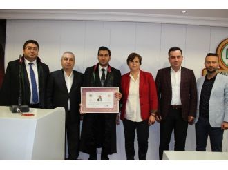 Gaziantep’te Genç Avukatın Ruhsat Heyecanı