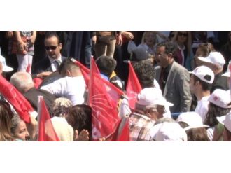 Chp Mitinginde Bayıldılar