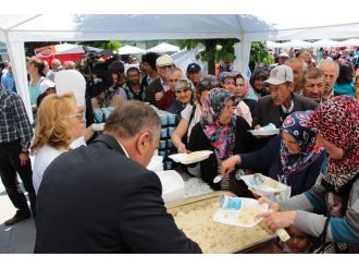 Bolu Belediyesi’nden 5 Bin Kişilik Kandil Pilavı İkramı