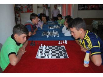 Öğrenciler Arası Satranç Turnuvası Yapıldı