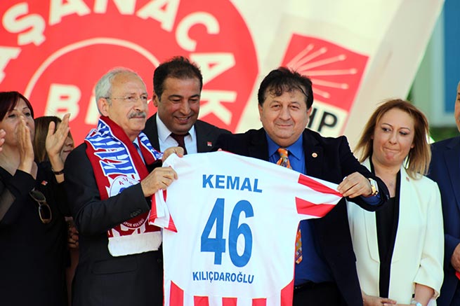 Kılıçdaroğlu Maliye Bakanını Yuhalatmadı