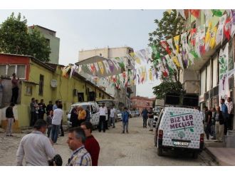 Tekirdağ’ın Saray İlçesinde Vatandaşlar Ve Hdp’liler Arasında Gerginlik Yaşandı