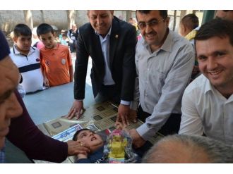 9 Yaşındaki Mehmet, Sünnet Olurken Salavat Ve Tekbir Getirdi