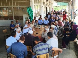 Ak Parti Adayı Uslu, Çocuk Yıllarının Geçtiği Mahallede Dostlarıyla Buluştu