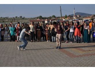 Emet’te Bahar Şenliği