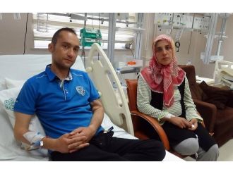 (Özel Haber) Eşinin Su İçememesine Dayanmadı, Böbreğini Verdi
