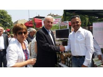Chp Milletvekili Adayları Düzce Otları Festivalinde Stantları Gezdi