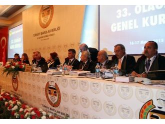 Plaketi Feyzioğlu’na İade Etti