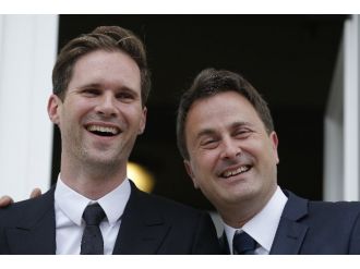 Eşcinsel Evlilik Yapan İlk Ab Lideri