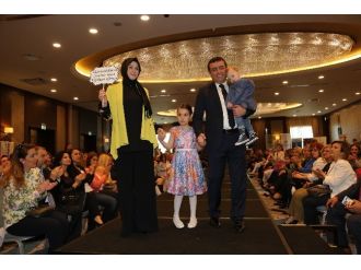 Başkan Taşçı Ve Ailesi Podyumda