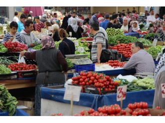 Fiyatlar Düştü, Satıcının Da Vatandaşın Da Yüzü Güldü