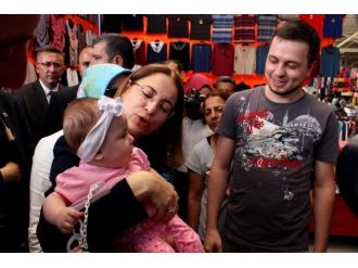 Bakan İslam Sosyete Pazarını Gezdi