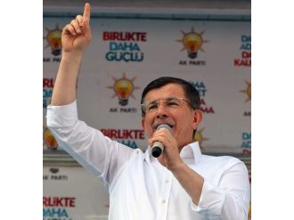 Davutoğlu: Biri Kürtleri, Öteki Türkleri Dinden Uzaklaştırmaya Çalışıyor