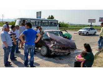 Ceyhan’da Trafik Kazası: 4’ü Çocuk 8 Yaralı