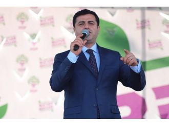 Demirtaş Engellilere Ve Kadınlara Vaatlerde Bulundu