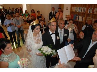 Rum Ortodoks Kilisesinde 145 Yıl Sonra Nikah Töreni